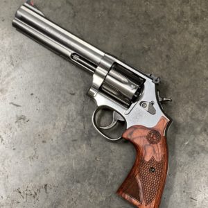 [Pre-Owned] Smith & Wesson 686 Plus Deluxe, 357 Magnum, 6" Barrel
